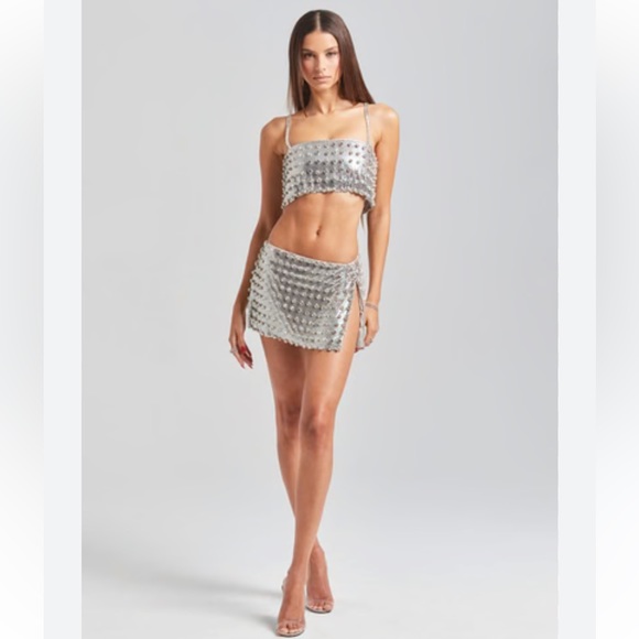 🌺SOLD🌺DEANDRA EMBELLISHED CHAINMAIL SKIRT AND TOP BUNDLE - Picture 2 of 7